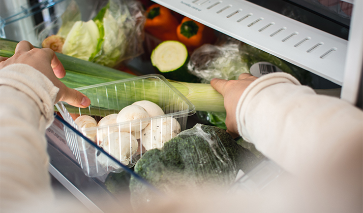 Things Girls Do After Graduation: Meal Prep